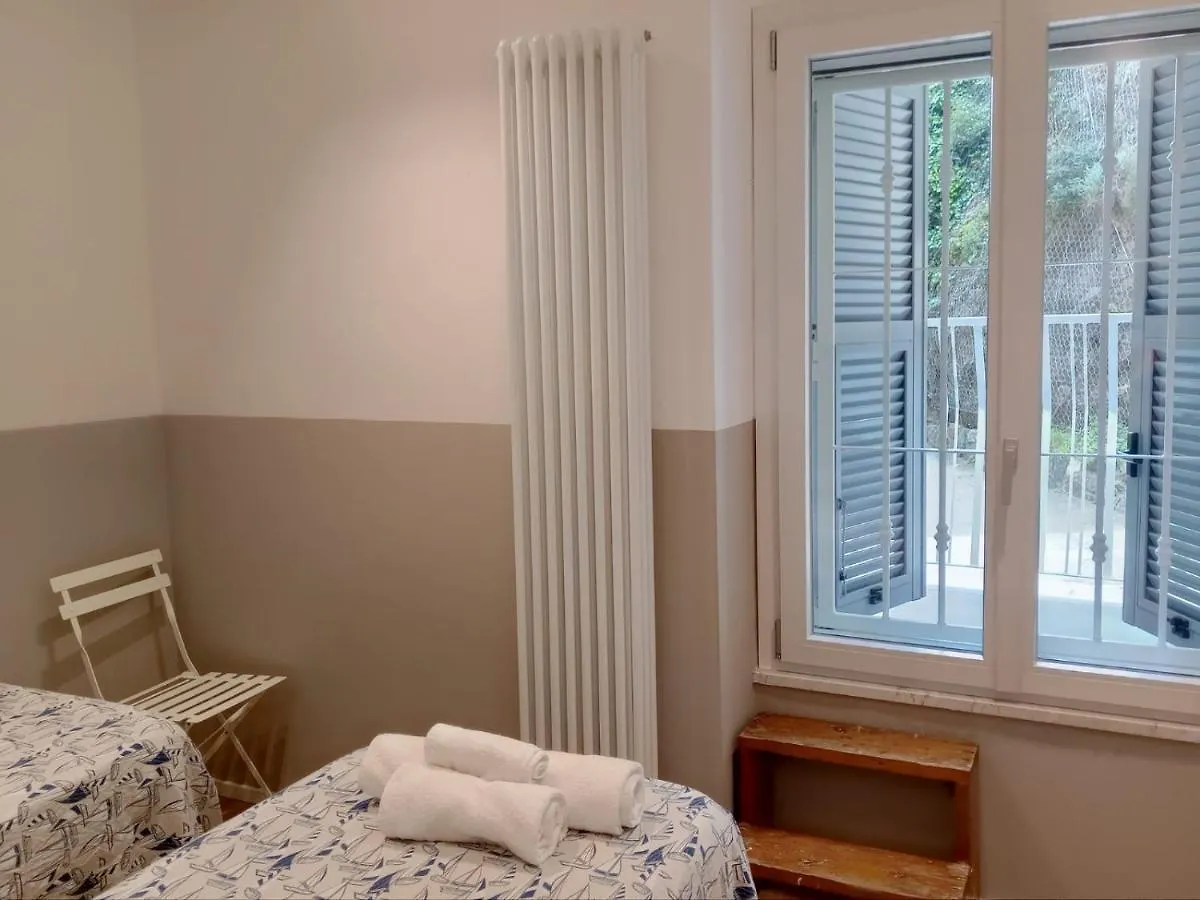 Cottage Poppy Al Mare Λεβάντο 0*,